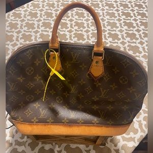 ouis Vuitton Alma PM Leather Tote Bag